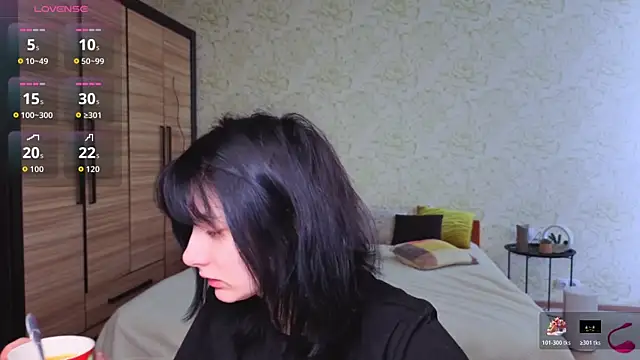 Snapshot of JulisSweet chatting on 11/03/25, 08:07 JulisSweet online show from 11/03/25, 08:07