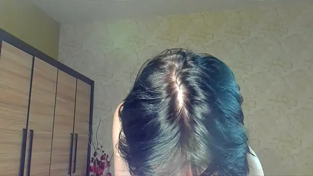 Snapshot of JulisSweet chatting on 02/27/25, 04:32 JulisSweet online show from 02/27/25, 04:32