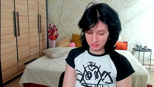 Snapshot of JulisSweet chatting on 03/15/25, 10:57 JulisSweet online show from 03/15/25, 10:57