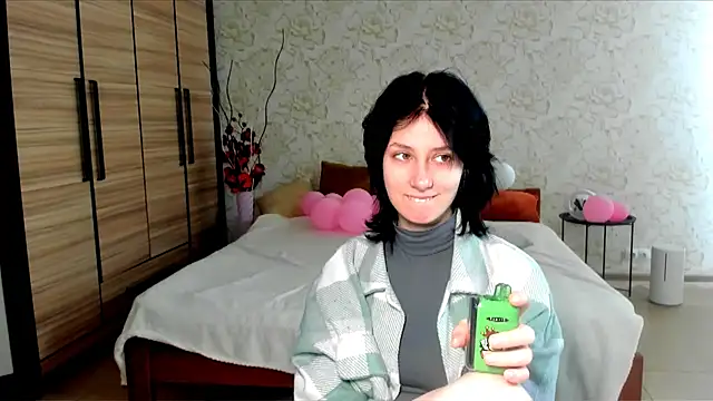Snapshot of JulisSweet chatting on 03/03/25, 07:24 JulisSweet online show from 03/03/25, 07:24