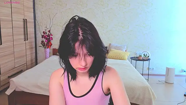 Snapshot of JulisSweet chatting on 09/15/25, 06:47 JulisSweet online show from 09/15/25, 06:47