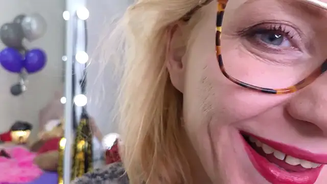 SquirtyAlisa online show from 10/28/25, 08:30