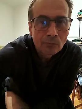 Snapshot of gendos777 chatting on 01/12/26, 01:56 gendos777 online show from 01/12/26, 01:56