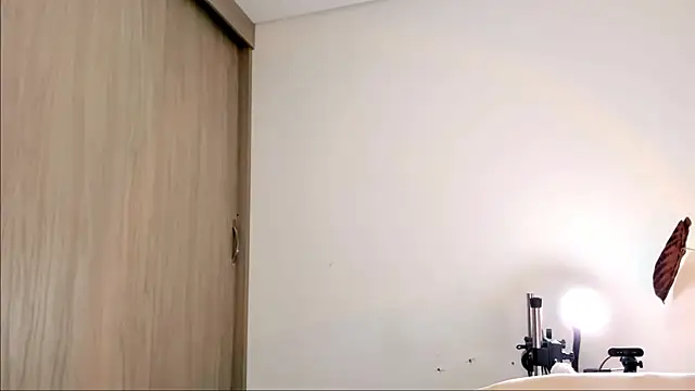 Snapshot of aalyce_syn chatting on 09/11/25, 05:57 aalyce syn online show from 09/11/25, 05:57