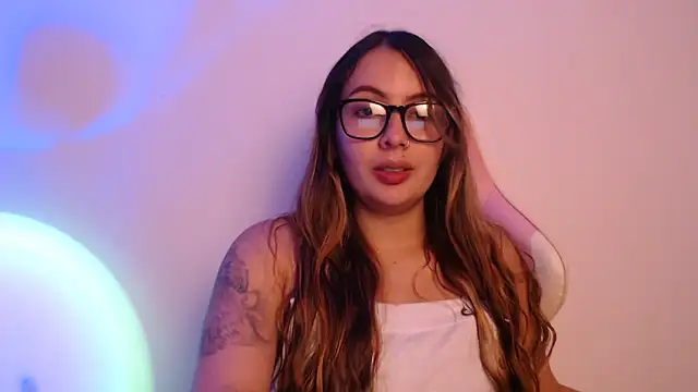 lalawhitte online show from 12/19/25, 09:39