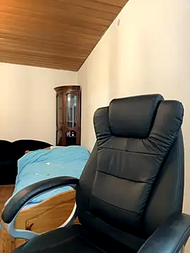 Kamilla Loop online show from 12/03/25, 09:47