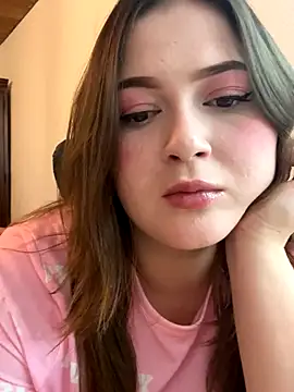 Kamilla Loop online show from 10/24/25, 09:14