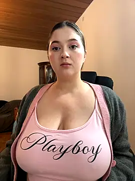 Kamilla Loop online show from 11/19/25, 09:37