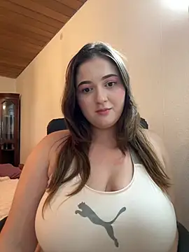 Kamilla Loop online show from 09/17/25, 08:33