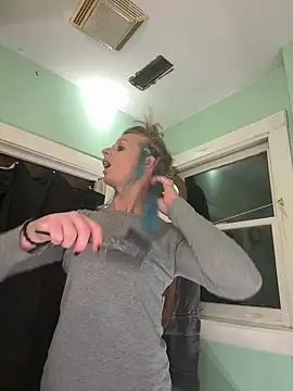 Cutetrans90 online show from 12/21/25, 12:24