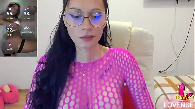 kissnicol32 online show from 04/19/26, 06:10