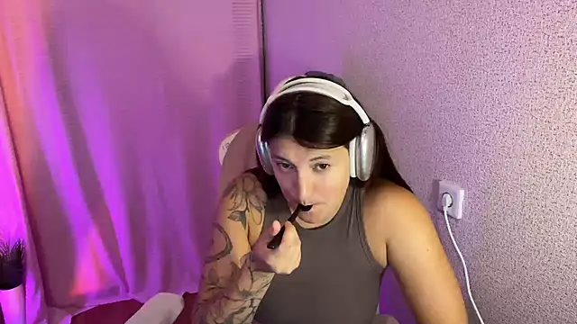 Snapshot of Katrin__kiss chatting on 10/16/25, 01:52 Katrin kiss online show from 10/16/25, 01:52