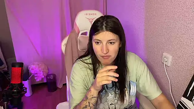 Snapshot of Katrin__kiss chatting on 11/05/25, 06:33 Katrin kiss online show from 11/05/25, 06:33