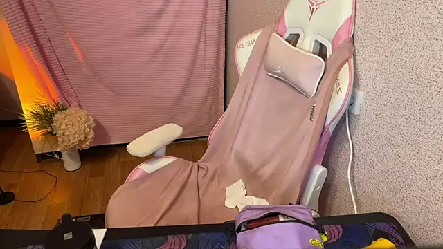 Snapshot of Katrin__kiss chatting on 12/03/25, 06:40 Katrin kiss online show from 12/03/25, 06:40