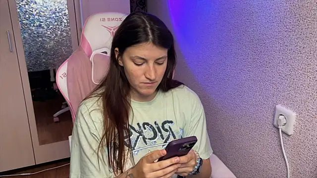 Snapshot of Katrin__kiss chatting on 04/22/26, 03:30 Katrin kiss online show from 04/22/26, 03:30