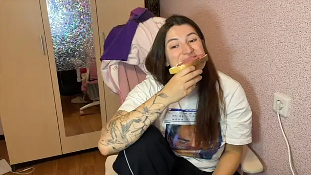 Katrin  kiss online show from 03/14/26, 07:09