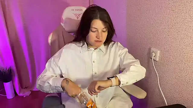 Snapshot of Katrin__kiss chatting on 10/14/25, 05:57 Katrin kiss online show from 10/14/25, 05:57