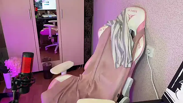 Snapshot of Katrin__kiss chatting on 11/08/25, 05:16 Katrin kiss online show from 11/08/25, 05:16