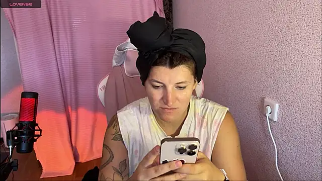 Snapshot of Katrin__kiss chatting on 09/23/25, 01:18 Katrin kiss online show from 09/23/25, 01:18