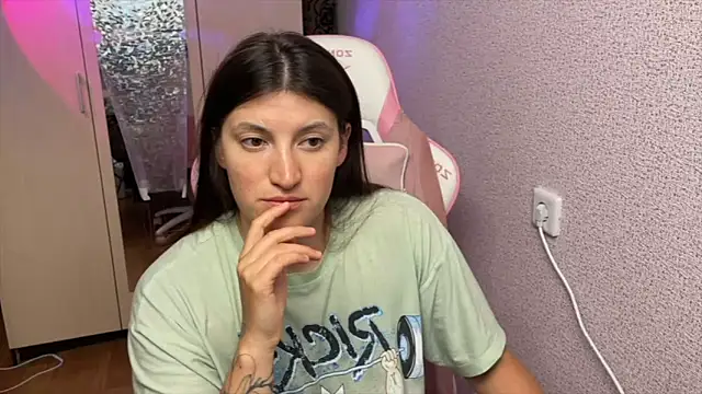 Snapshot of Katrin__kiss chatting on 04/26/26, 06:05 Katrin kiss online show from 04/26/26, 06:05
