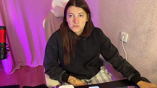 Snapshot of Katrin__kiss chatting on 10/13/25, 03:57 Katrin kiss online show from 10/13/25, 03:57