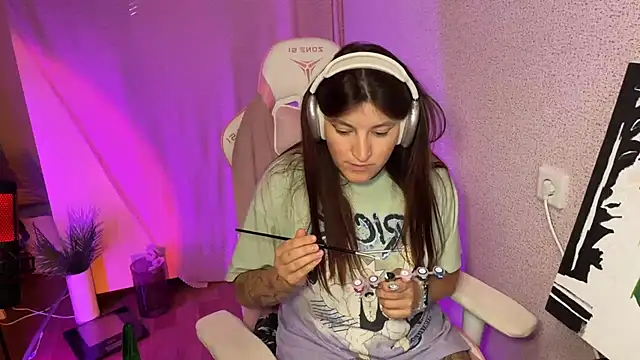 Snapshot of Katrin__kiss chatting on 10/24/25, 11:04 Katrin kiss online show from 10/24/25, 11:04