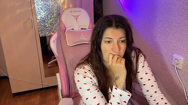 Katrin  kiss online show from 04/13/26, 03:05