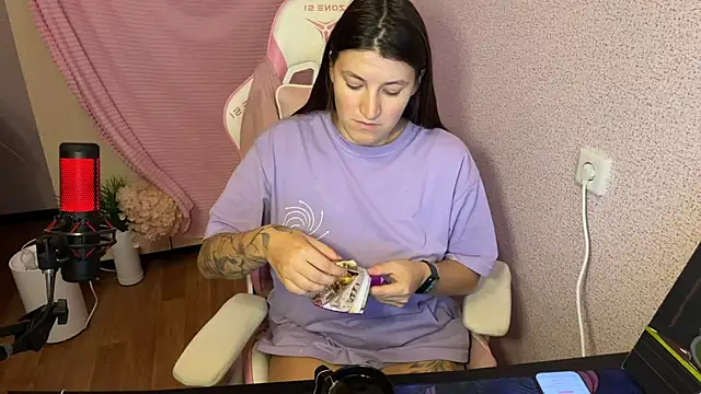 Snapshot of Katrin__kiss chatting on 11/20/25, 04:51 Katrin kiss online show from 11/20/25, 04:51