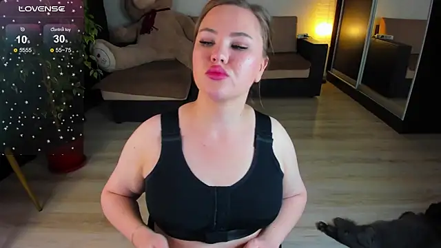 Snapshot of Carolina_bby chatting on 09/27/25, 11:55 Carolina bby online show from 09/27/25, 11:55