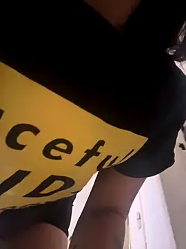 melisabunnny online show from 11/04/25, 11:47