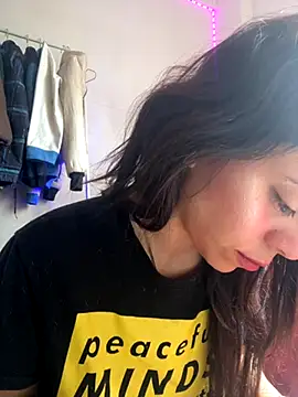 melisabunnny online show from 11/11/25, 12:55