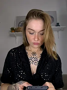 Goldloeckchen159 online show from 10/19/25, 12:41