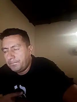 Snapshot of walwan85 chatting on 10/06/25, 08:42 walwan85 online show from 10/06/25, 08:42