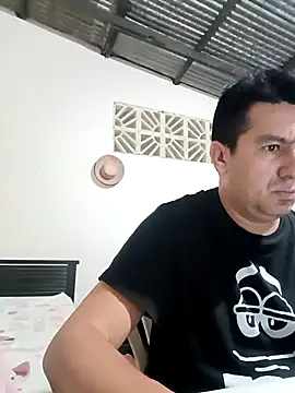 Snapshot of walwan85 chatting on 11/04/25, 08:51 walwan85 online show from 11/04/25, 08:51