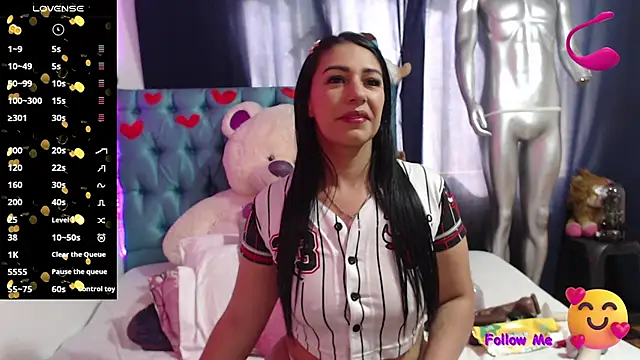 Snapshot of Cristal_cherry chatting on 10/06/25, 01:45 Cristal cherry online show from 10/06/25, 01:45