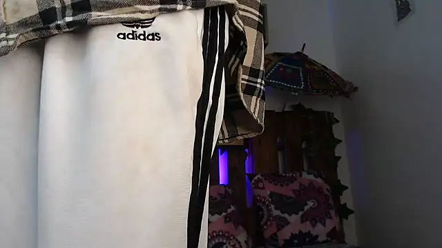 Snapshot of SARA_VAL3NTINA_ chatting on 03/15/25, 03:18 SARA VAL3NTINA  online show from 03/15/25, 03:18