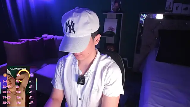 Brat  online show from 09/19/25, 07:07