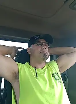 Snapshot of KrazyLegz chatting on 09/27/25, 05:41 KrazyLegz online show from 09/27/25, 05:41