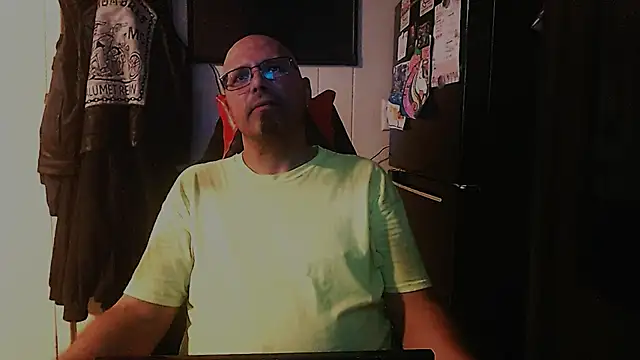 Snapshot of KrazyLegz chatting on 09/17/25, 09:39 KrazyLegz online show from 09/17/25, 09:39