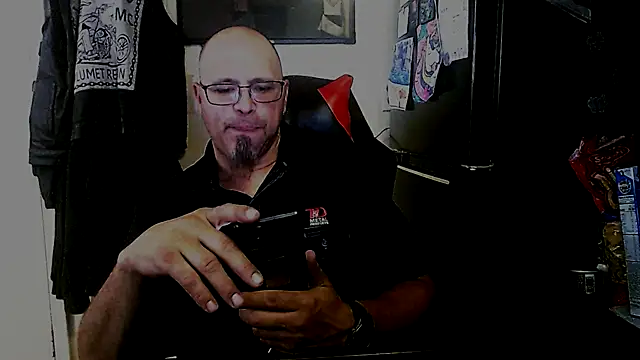 Snapshot of KrazyLegz chatting on 09/29/25, 08:58 KrazyLegz online show from 09/29/25, 08:58