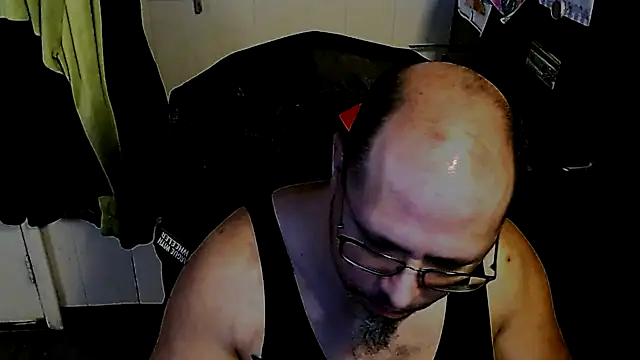 Snapshot of KrazyLegz chatting on 11/22/25, 05:23 KrazyLegz online show from 11/22/25, 05:23