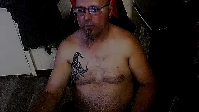 Snapshot of KrazyLegz chatting on 10/14/25, 11:04 KrazyLegz online show from 10/14/25, 11:04