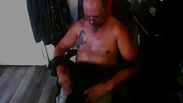 Snapshot of KrazyLegz chatting on 11/09/25, 06:23 KrazyLegz online show from 11/09/25, 06:23