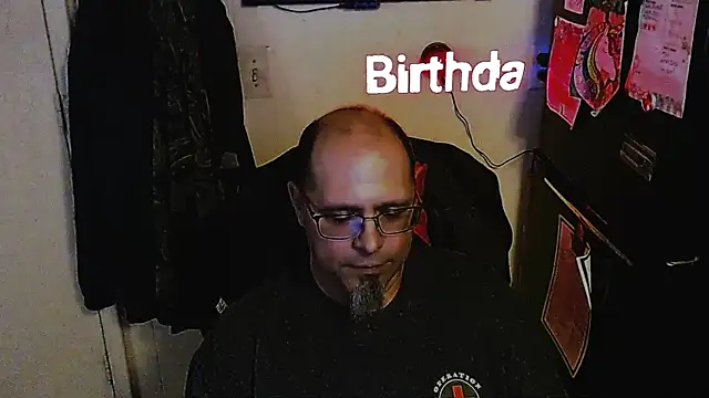 Snapshot of KrazyLegz chatting on 11/17/25, 08:57 KrazyLegz online show from 11/17/25, 08:57