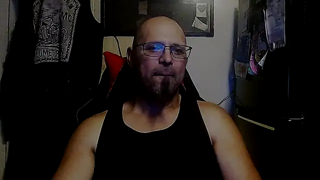 Snapshot of KrazyLegz chatting on 09/22/25, 02:50 KrazyLegz online show from 09/22/25, 02:50