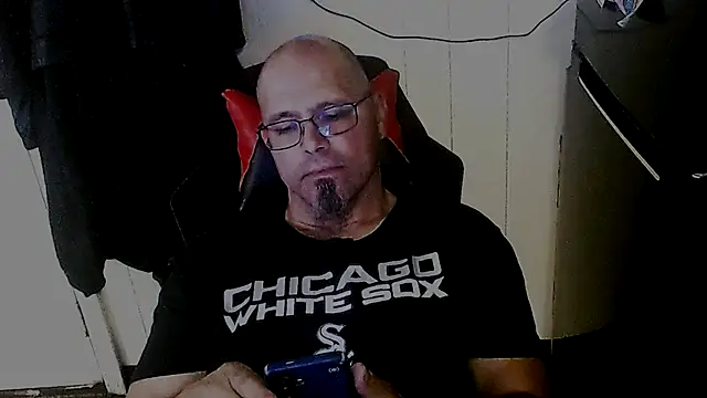 Snapshot of KrazyLegz chatting on 10/08/25, 03:46 KrazyLegz online show from 10/08/25, 03:46