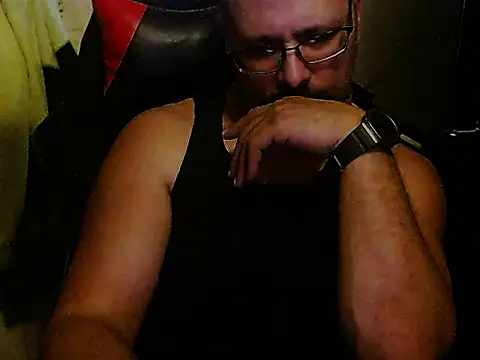 Snapshot of KrazyLegz chatting on 01/04/25, 11:06 KrazyLegz online show from 01/04/25, 11:06