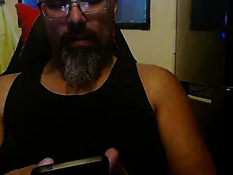 Snapshot of KrazyLegz chatting on 01/04/25, 08:05 KrazyLegz online show from 01/04/25, 08:05