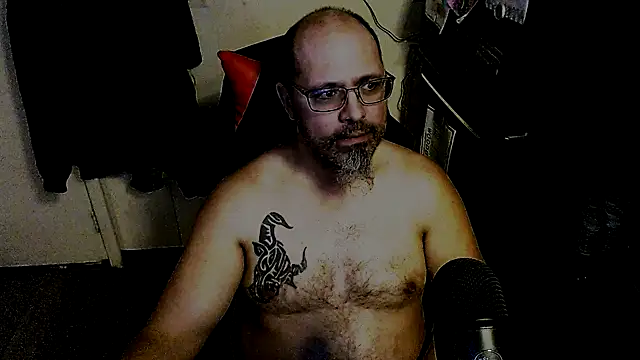 Snapshot of KrazyLegz chatting on 12/20/25, 02:58 KrazyLegz online show from 12/20/25, 02:58