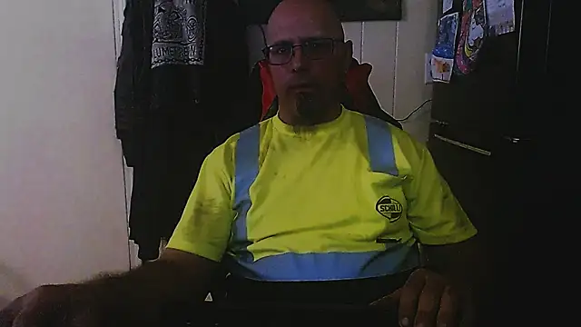 Snapshot of KrazyLegz chatting on 09/23/25, 08:49 KrazyLegz online show from 09/23/25, 08:49